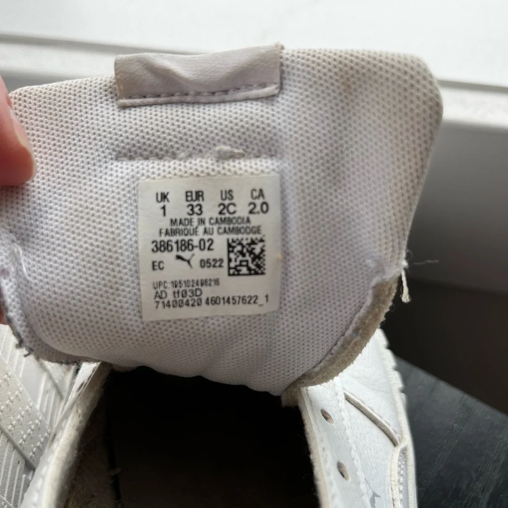 Size 2 (US) kids Puma sneakers, white. Worn twice. - Picture 2 of 7